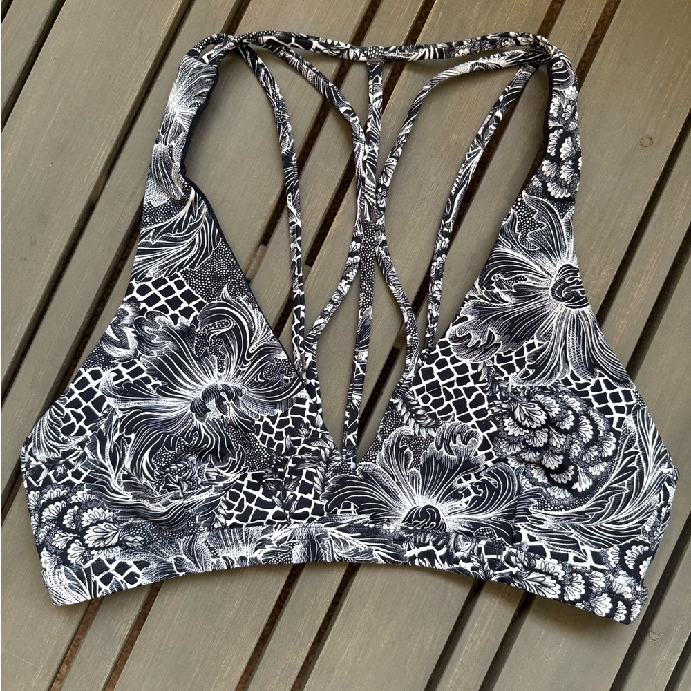 Lululemon sports bra (6)